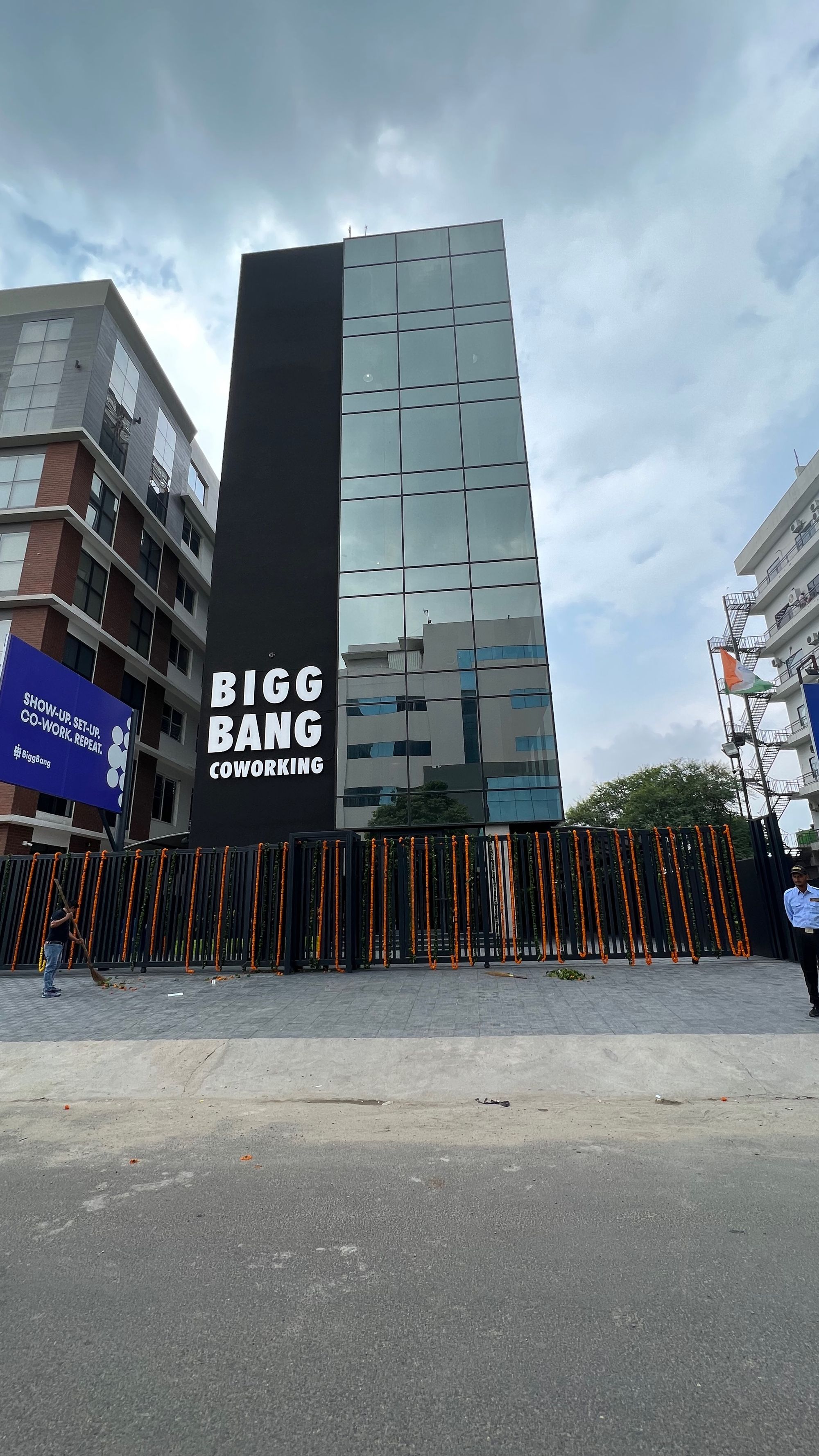 Looking for office space in Mohali? BiggBang Coworking is the best match, and here's why!